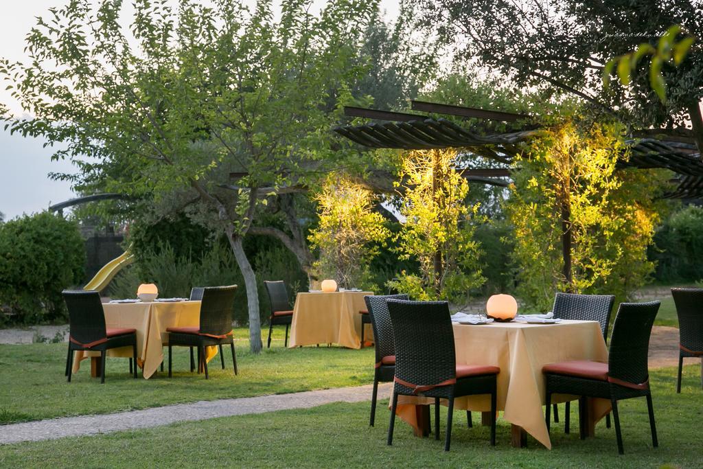 Hotel Ardea Purpurea Villamanrique De La Condesa Exterior foto